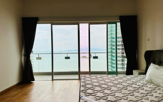 ONE TANJONG LUXURY BEACHFRONT SUPERCONDO @ TANJUNG BUNGAH DIRECT SEAVIEW