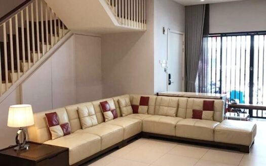3-STOREYS LINK HOUSE @ JALAN LEMBAH PERMAI 2