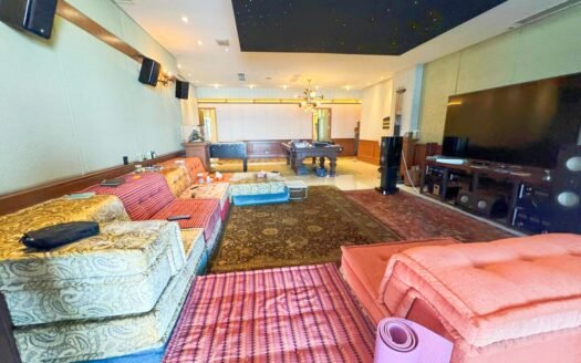 8 GURNEY SUPERCONDO @ GURNEY DRIVE