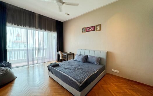 THE SUITES @ WATERSIDE STRAITS QUAY